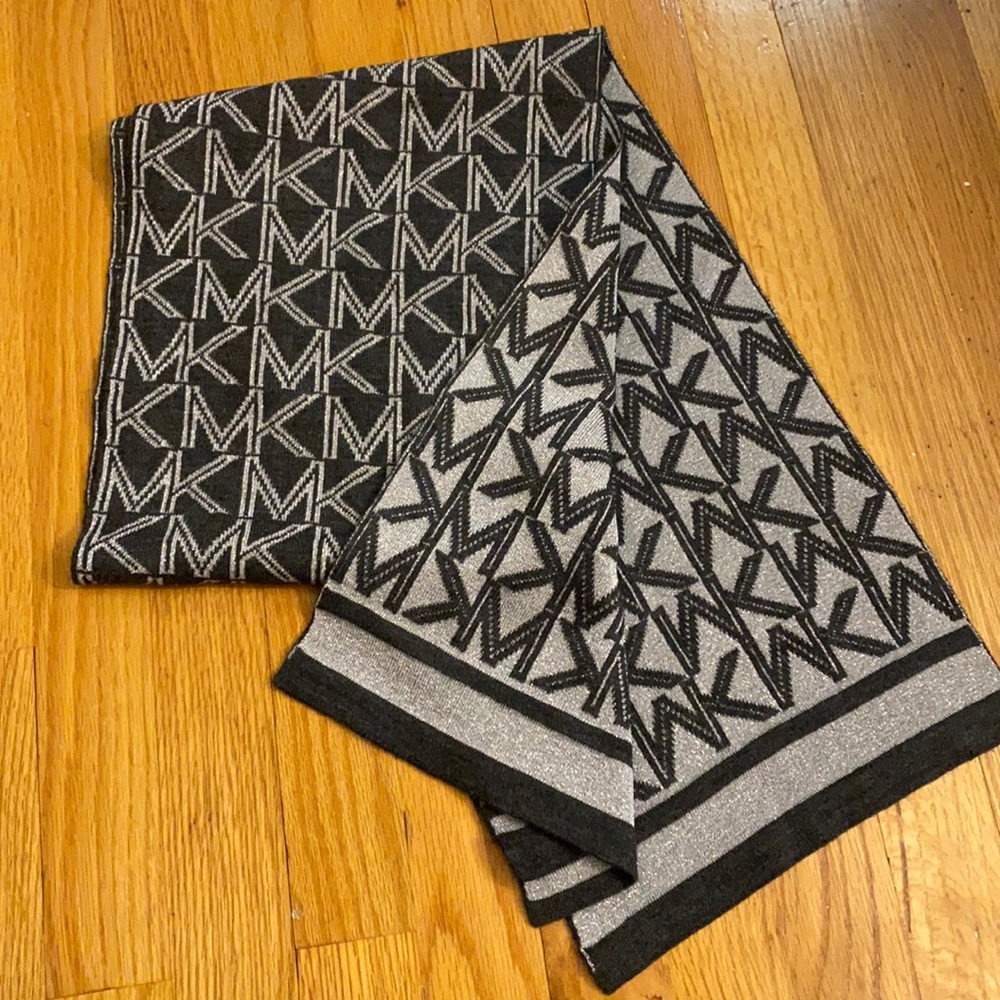 MK Scarf